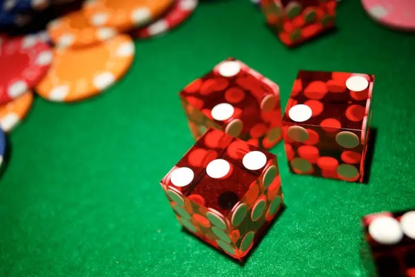 Dice roll animation and result settlement